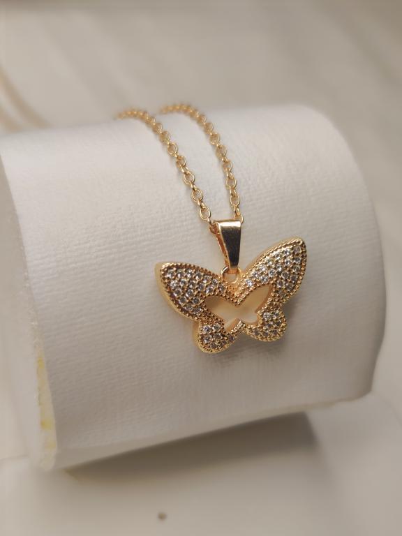 Elegant Transformation: Butterfly Necklace for Women & Queen Girls – A Timeless Symbol of Grace and Beauty