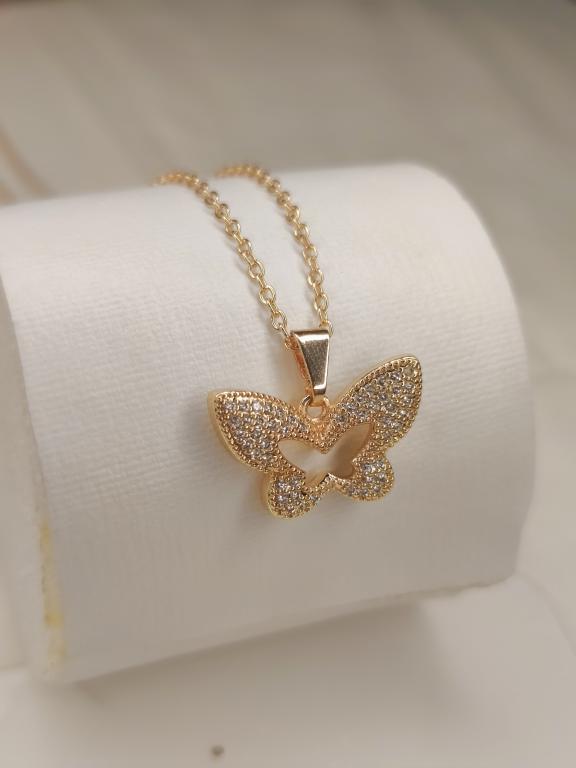 Elegant Transformation: Butterfly Necklace for Women & Queen Girls – A Timeless Symbol of Grace and Beauty