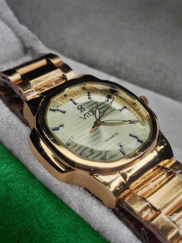 Radiant Strength and Timeless Elegance: The Copper Gold Men’s Watch for the Modern Gentleman