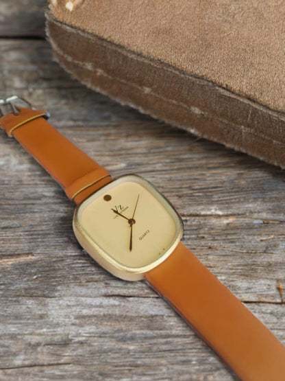 Refined Sophistication: Classic Leather Strap Watch for the Modern Gentleman