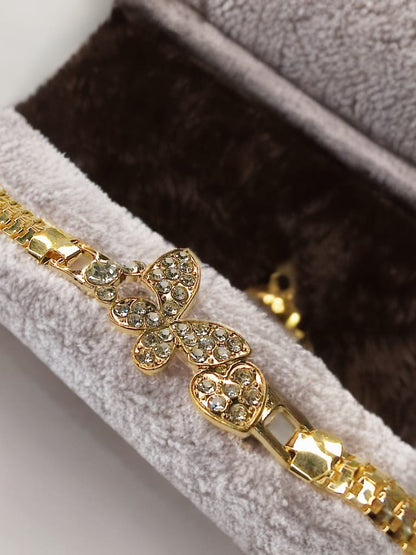 Butterfly Bracelet with Sparkling Diamonds – A Touch of Grace for Every Wrist!"