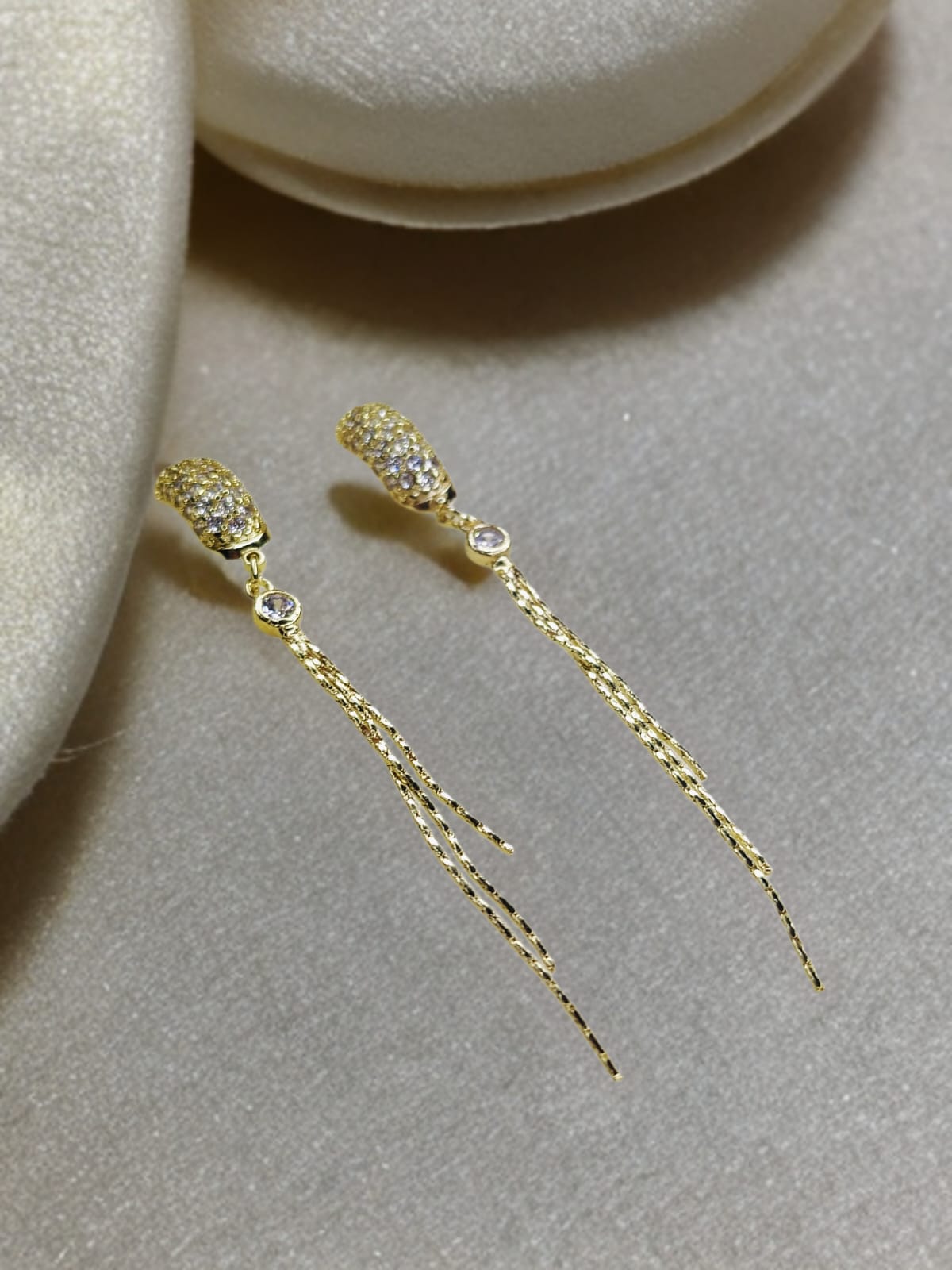 The Golden Long Earrings with Dazzling Round Diamonds Every Girl Dreams Of!