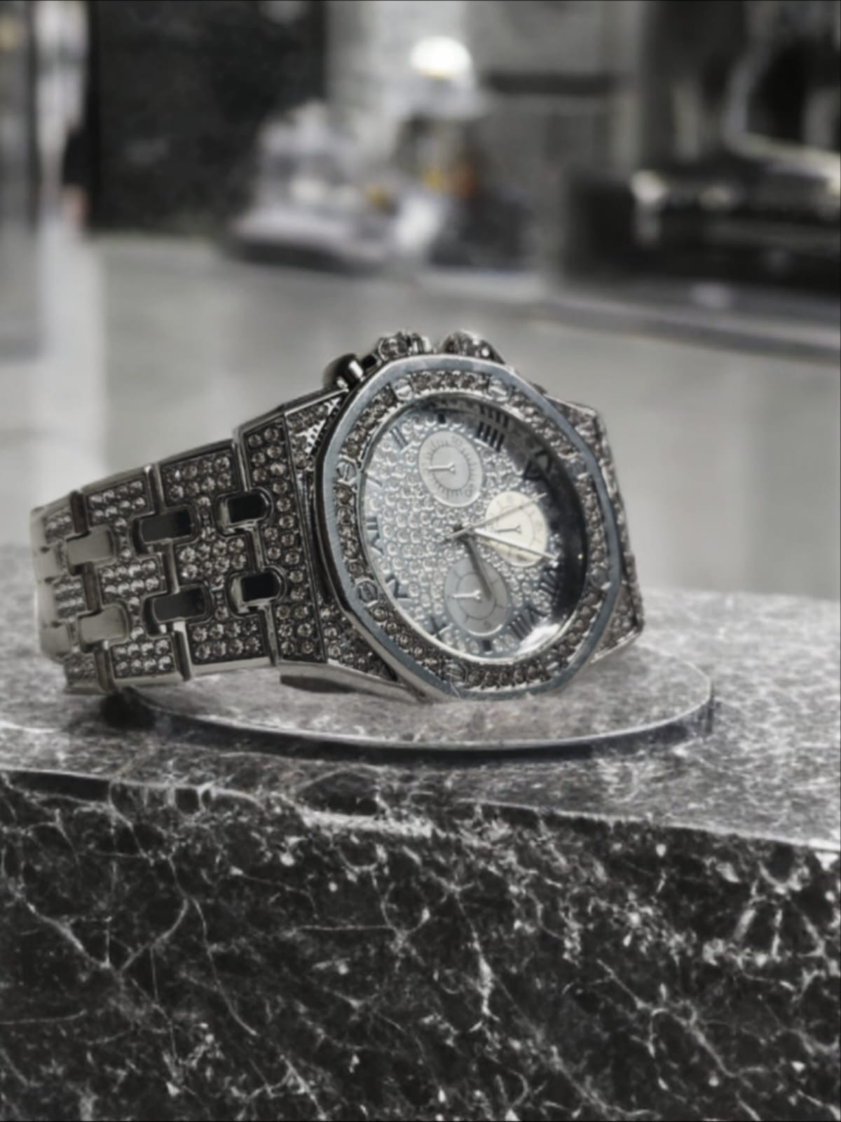 Billionaire Style Men’s Diamond Watch – Fully Iced Out Silver Luxury Timepiece