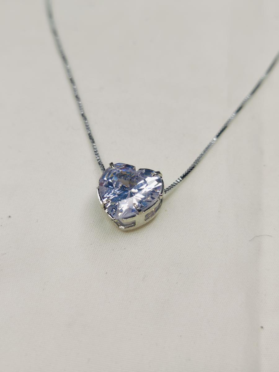 Elegant Heart Pendant Necklace for Girls & Women – A Perfect Gift in Gold & Silver for Friends and Couples!