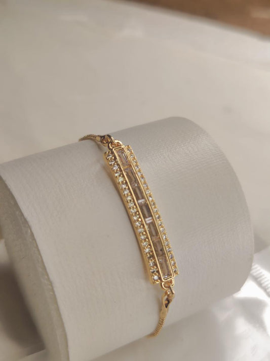 "Chic & Versatile: The Perfect Adjustable Bracelet for Women – Style That Fits Every Moment"