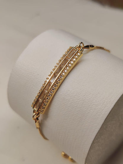 "Chic & Versatile: The Perfect Adjustable Bracelet for Women – Style That Fits Every Moment"